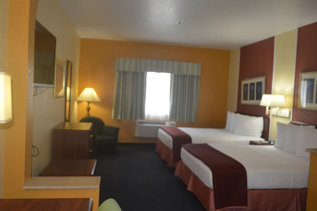 Howard Johnson By Wyndham San Antonio Hotel & Suites Экстерьер фото