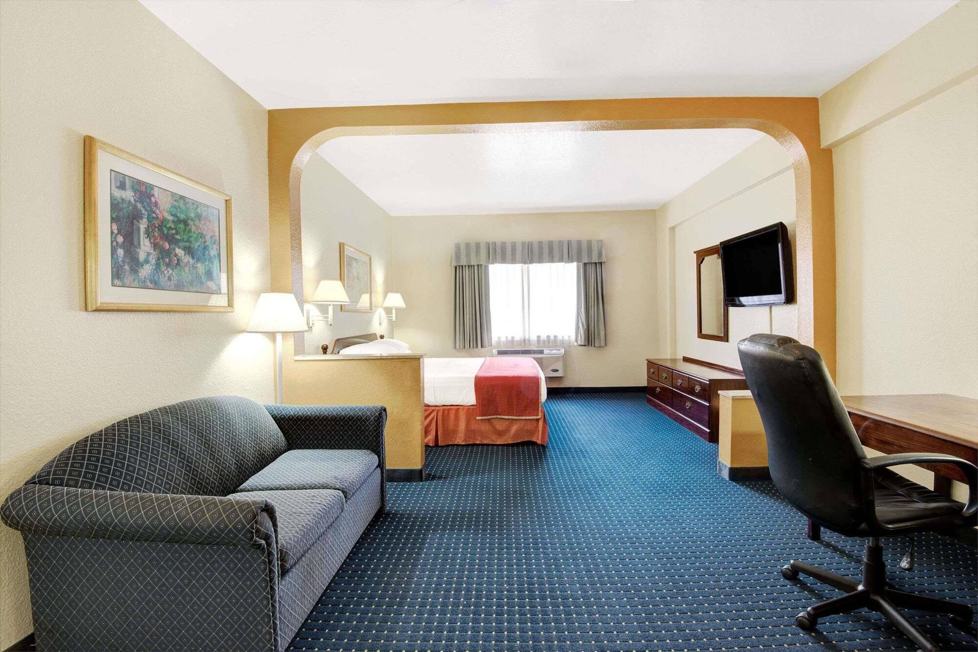 Howard Johnson By Wyndham San Antonio Hotel & Suites Экстерьер фото